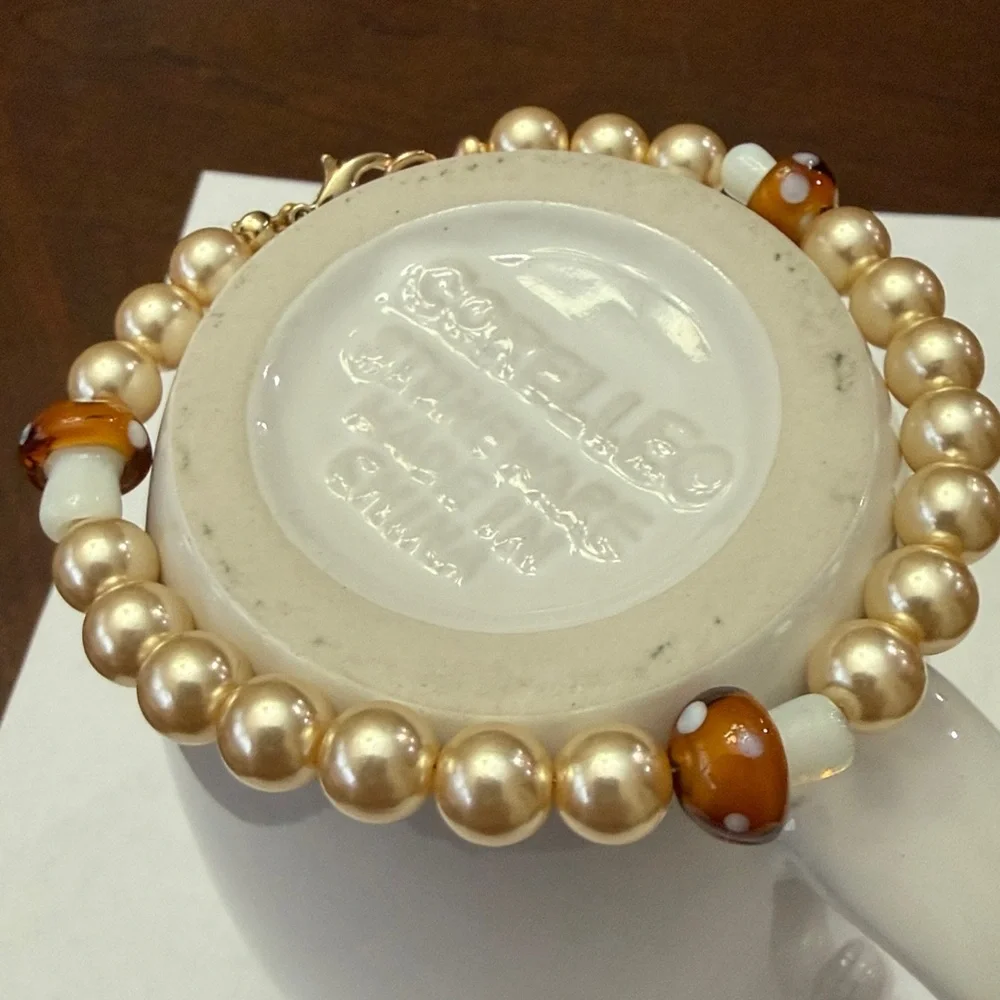Anthropologie Pearl and Mushroom Beaded Charm Bracelet!!🔥🔥🔥 - Picture 6 of 16